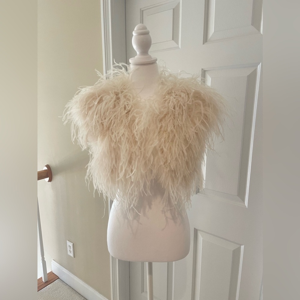 NWT ANTHROPOLOGIE IVORY FEATHER BOLERO